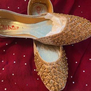 Pakistani khussa shoes